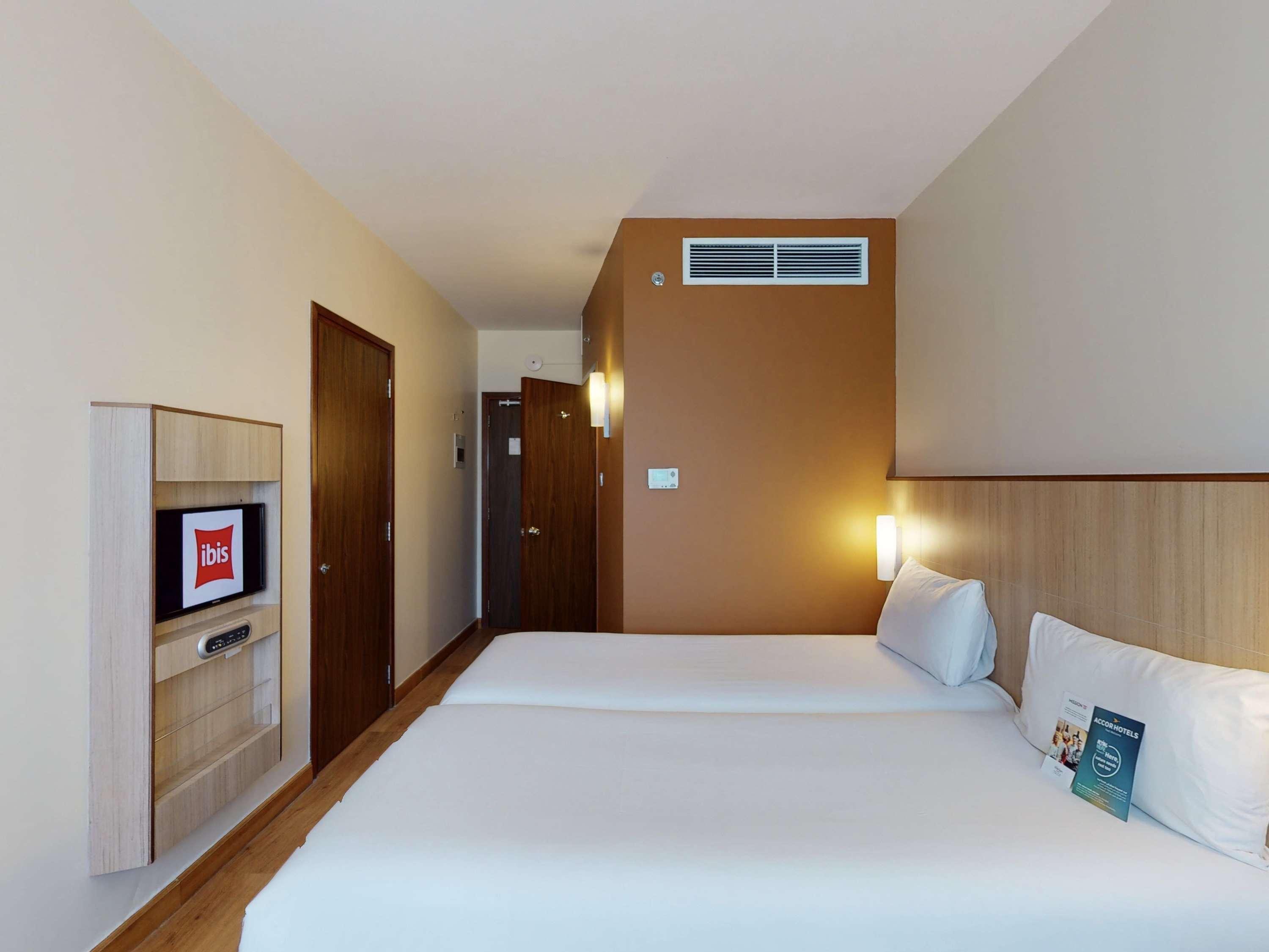 Ibis Al Barsha Hotel Dubai Eksteriør billede